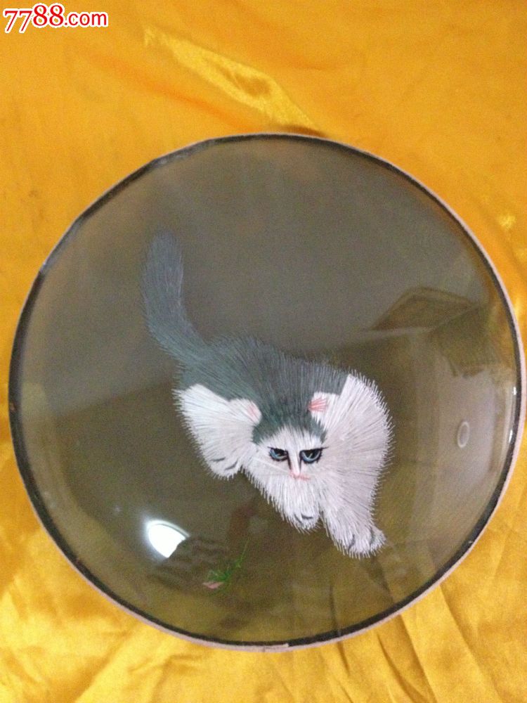 四大名绣之一双面蜀绣猫戏螳螂新颖有趣活泼可爱童真天成