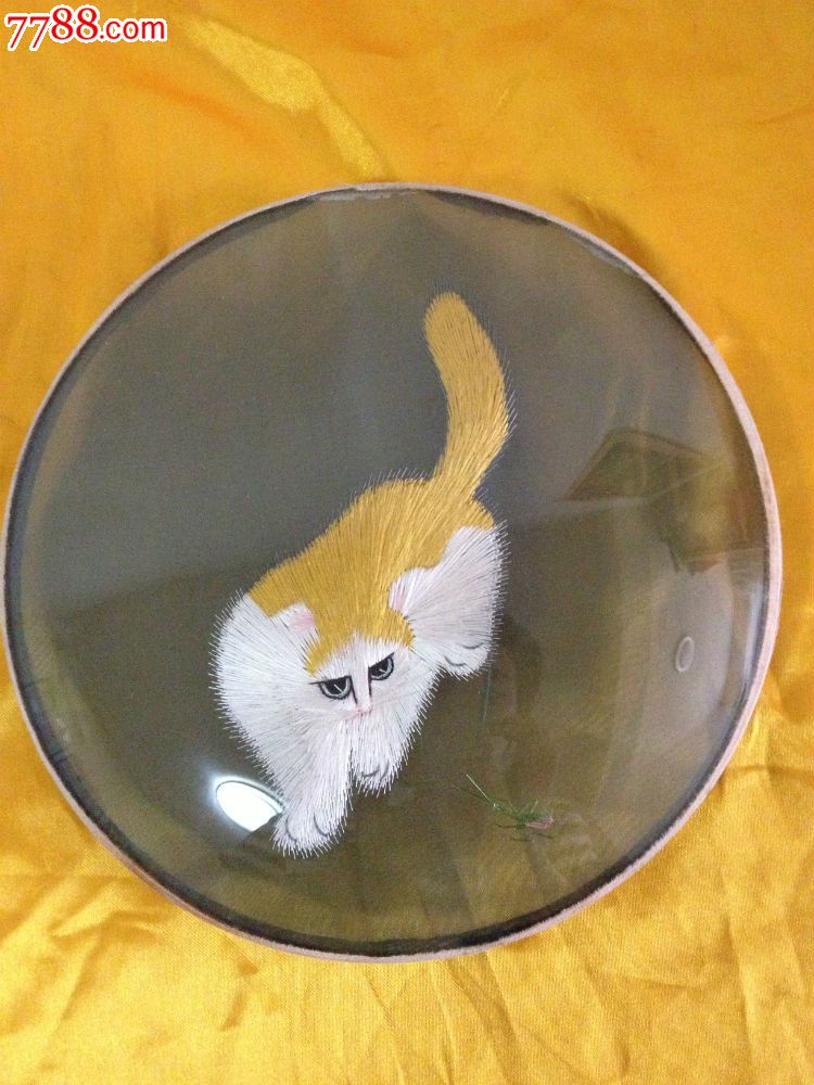 四大名绣之一双面蜀绣猫戏螳螂新颖有趣活泼可爱童真天成