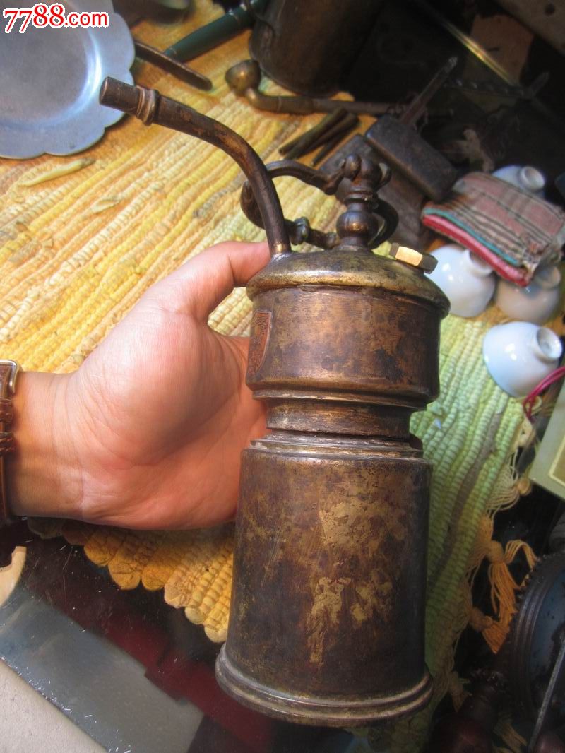 民国抗战时期云南昆明的老铜煤石灯