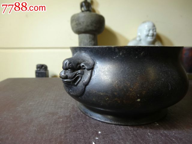 民间收老黄铜兽耳圈足香炉鼎,底部有"宝鼎"款,古朴敦实,大美无饰,光亮