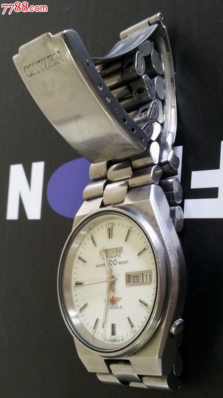 西铁城机械二手表,背透8200黄机芯