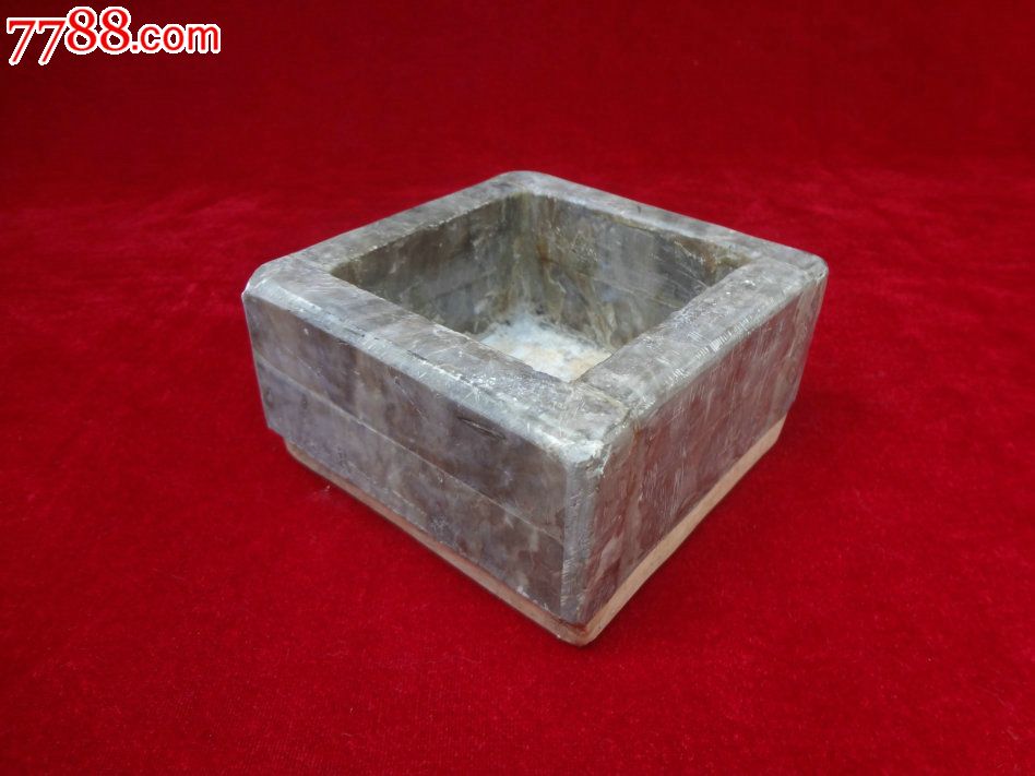 案头石玩,精品少见!手感特沉的一款方形石质老烟缸,非常大气古朴,雅致