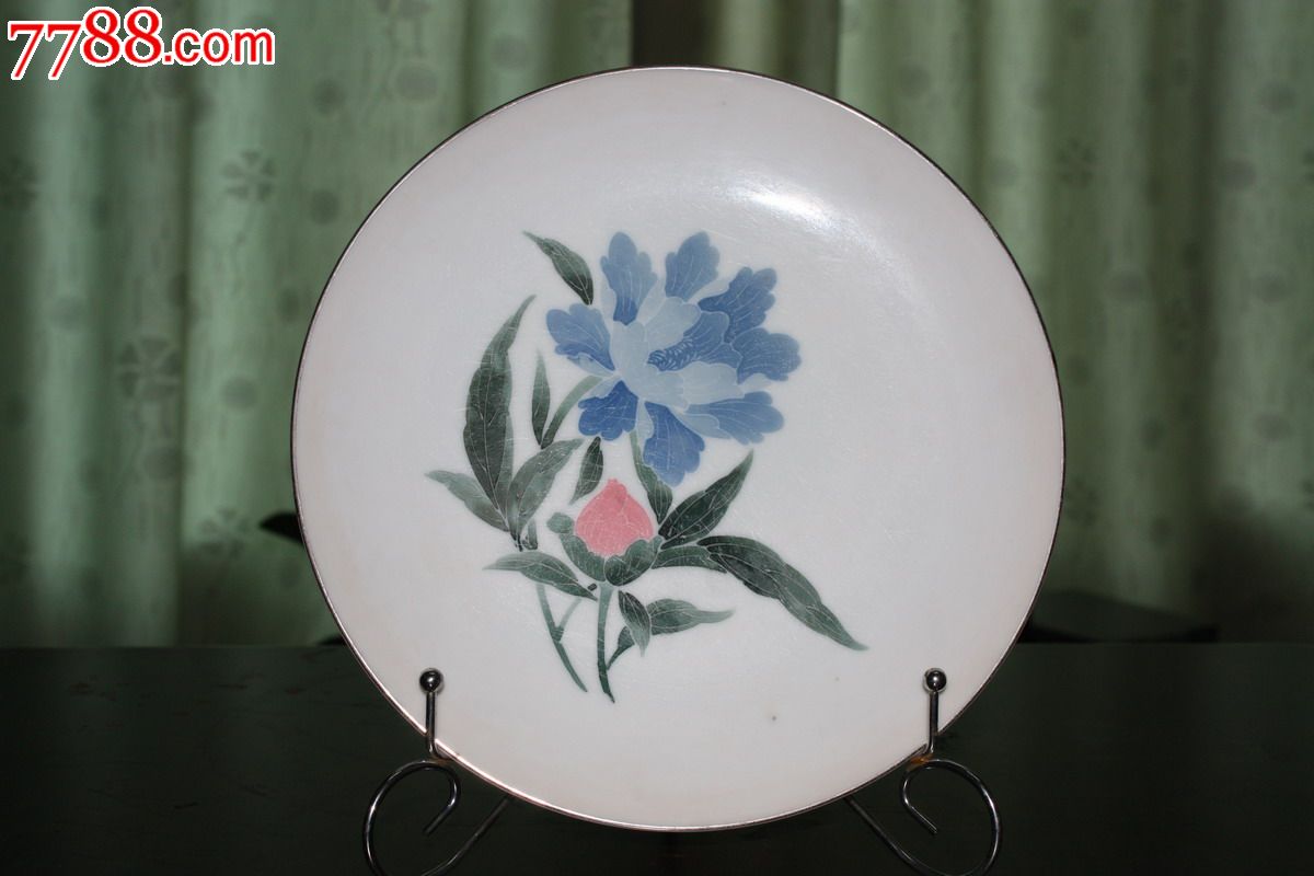 中国，70年代，醴陵群力，ドラゴン装飾皿 約25cm 陶器製 中国，70年代，醴陵群力，景德鎮、ドラゴン装飾皿 約25cm 陶器製
