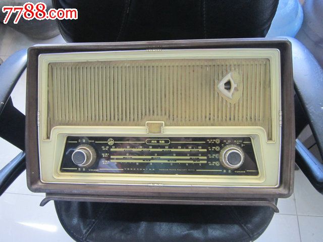 国营南京熊猫牌老收音机