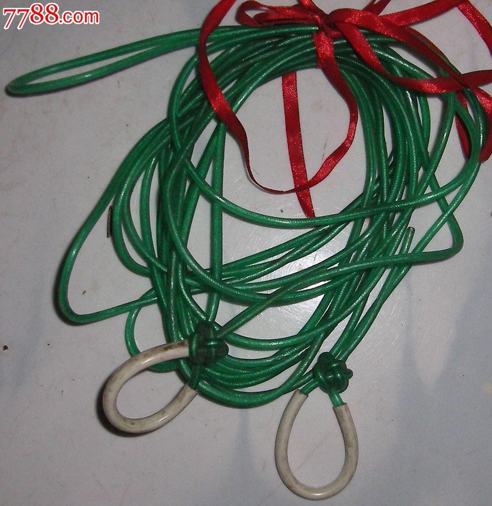 八零后怀旧绿色塑料跳绳长绳子适合团体怀旧很好
