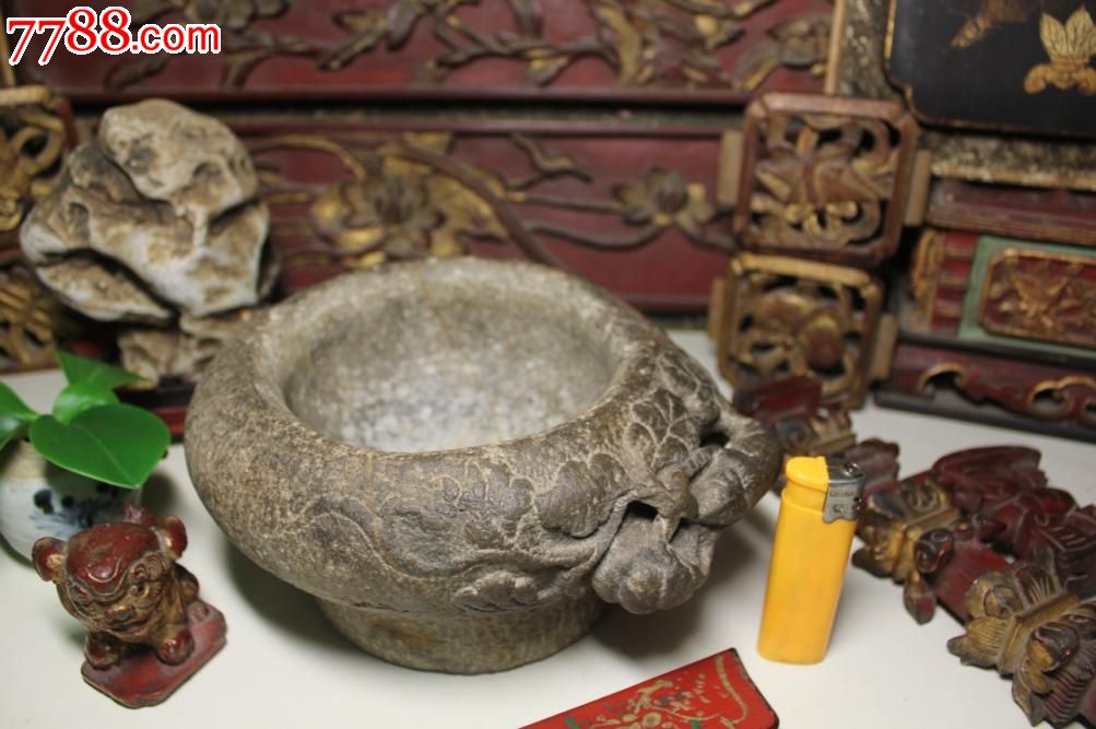 浮雕老鼠啃南瓜老石臼