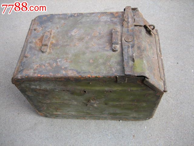 抗战时期装子弹用的铁盒子带红星弹药箱铁箱子