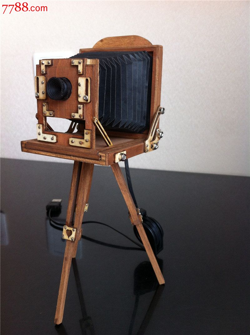 经典模型:《木箱相机》高20cm