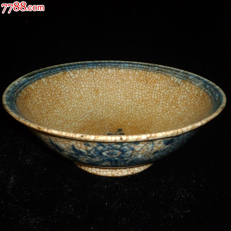 清早期青花小开片花卉大碗