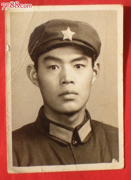 文革军人帅哥,老照片,个人照片,文革(67-76),黑白,尺寸不详,无齿边,无