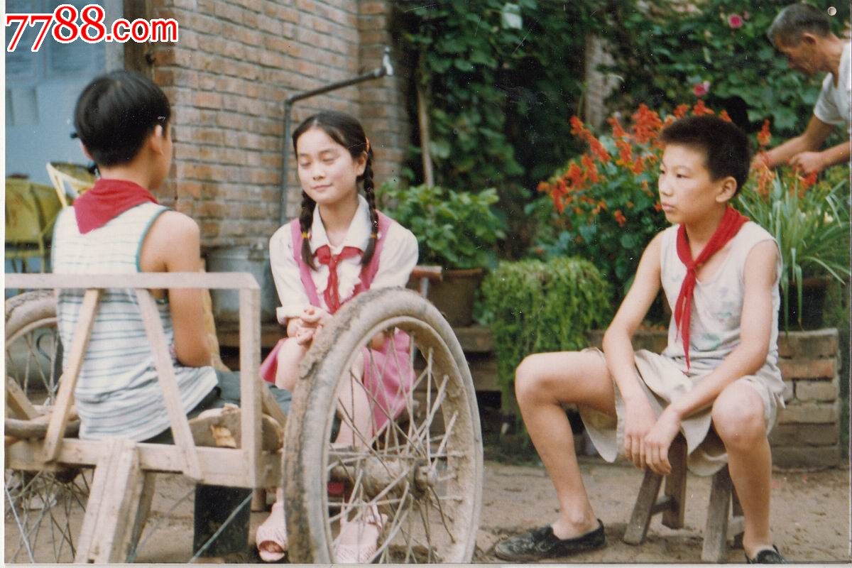 【电视剧-穿红裙子的姑娘】剧情剧照