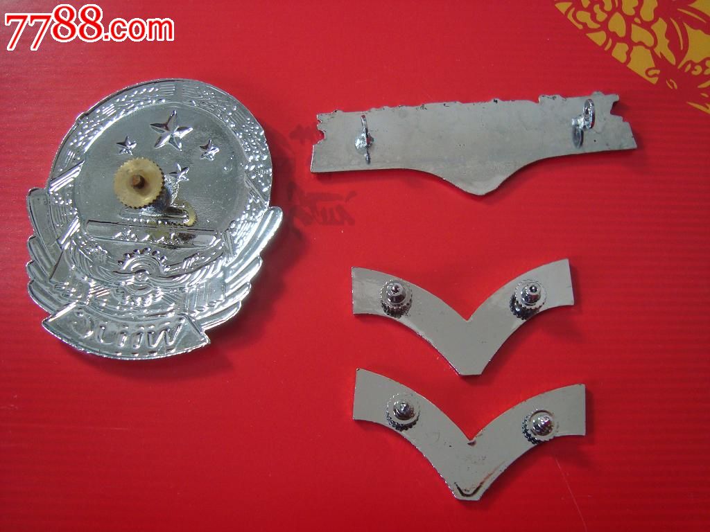 青岛文化市场稽查帽徽,胸标,领花一套