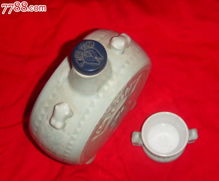 广西桂林湘山酒铜鼓造型空酒瓶