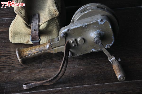 二战日军便携式手摇警报器