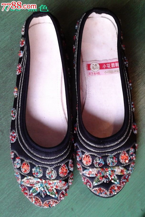 全新正品上海小花园绣花布鞋.原店铺歇业断码处理