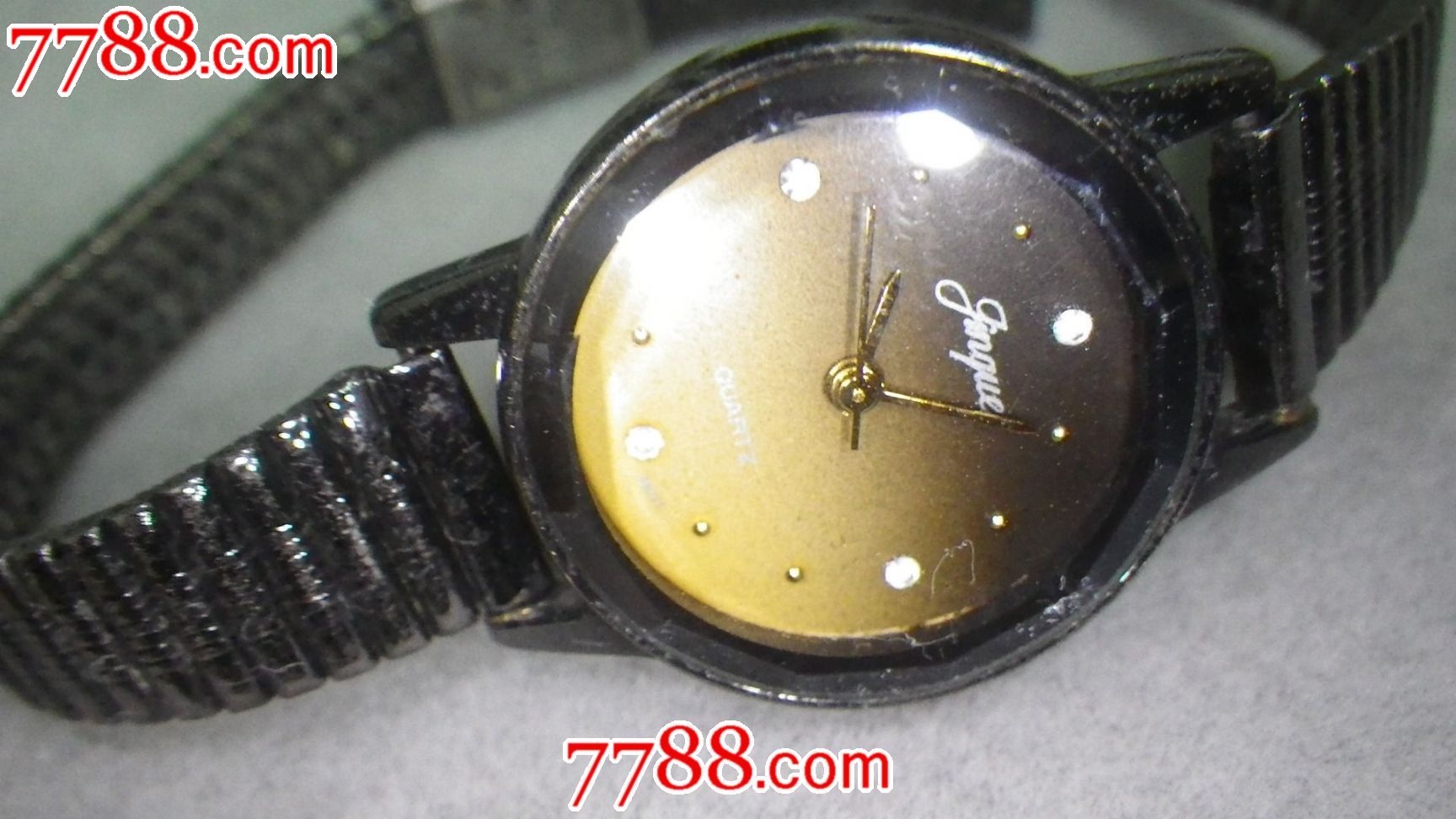 金雀表生产此型号第一块手表