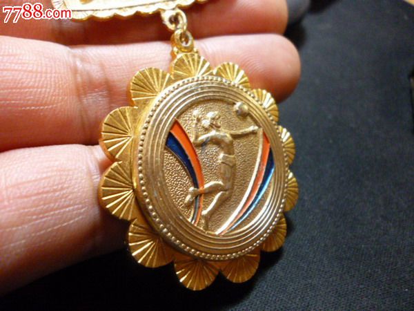 早期——全国女排奖牌!勇攀高峰双层奖牌!