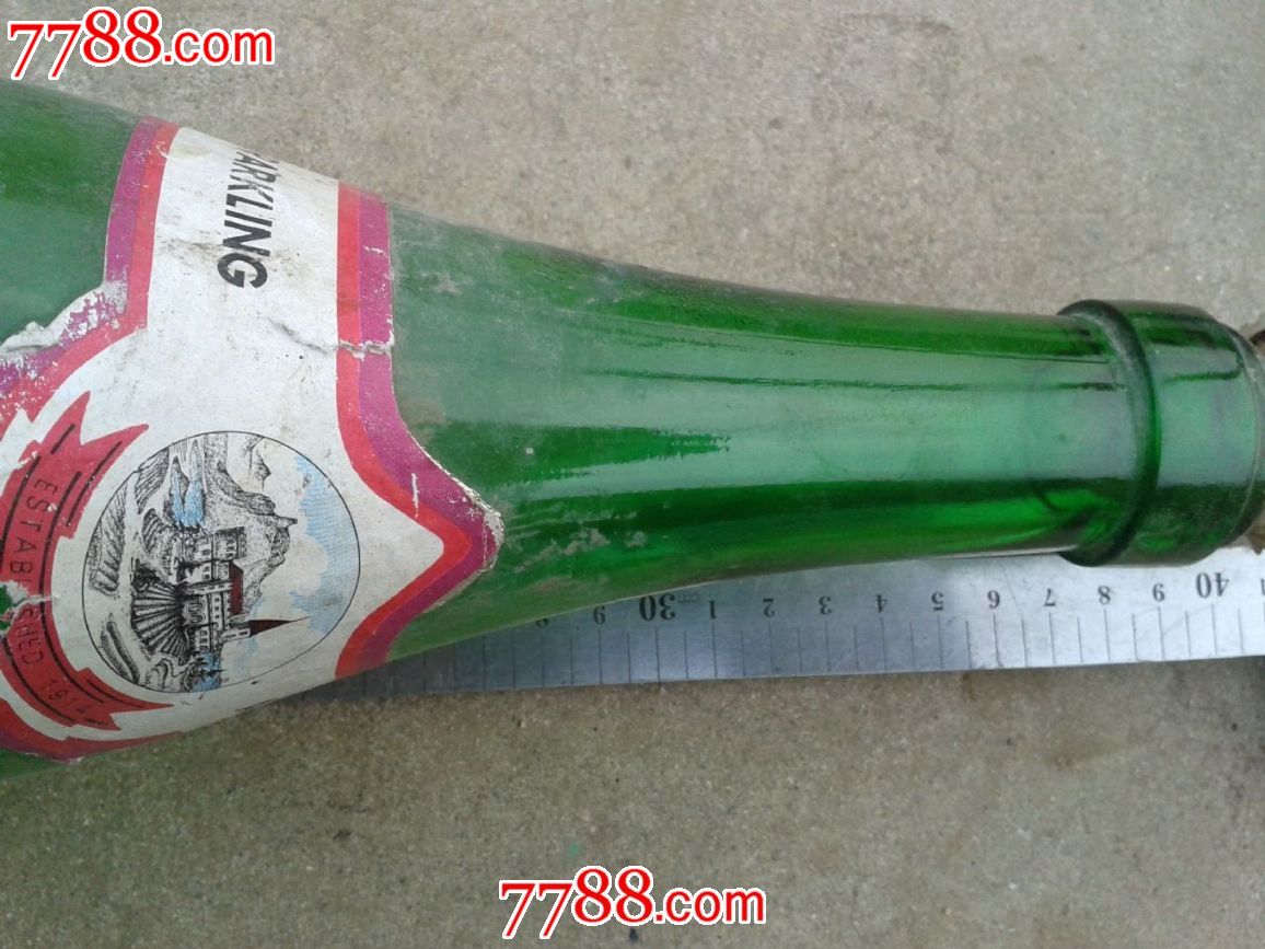 老香槟酒瓶子