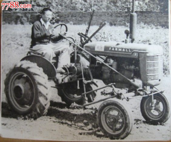 五十年代老拖拉机照片!7张