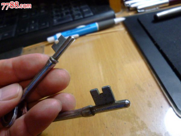 上海老外滩——大铁门钥匙!铜质镀铬一对!