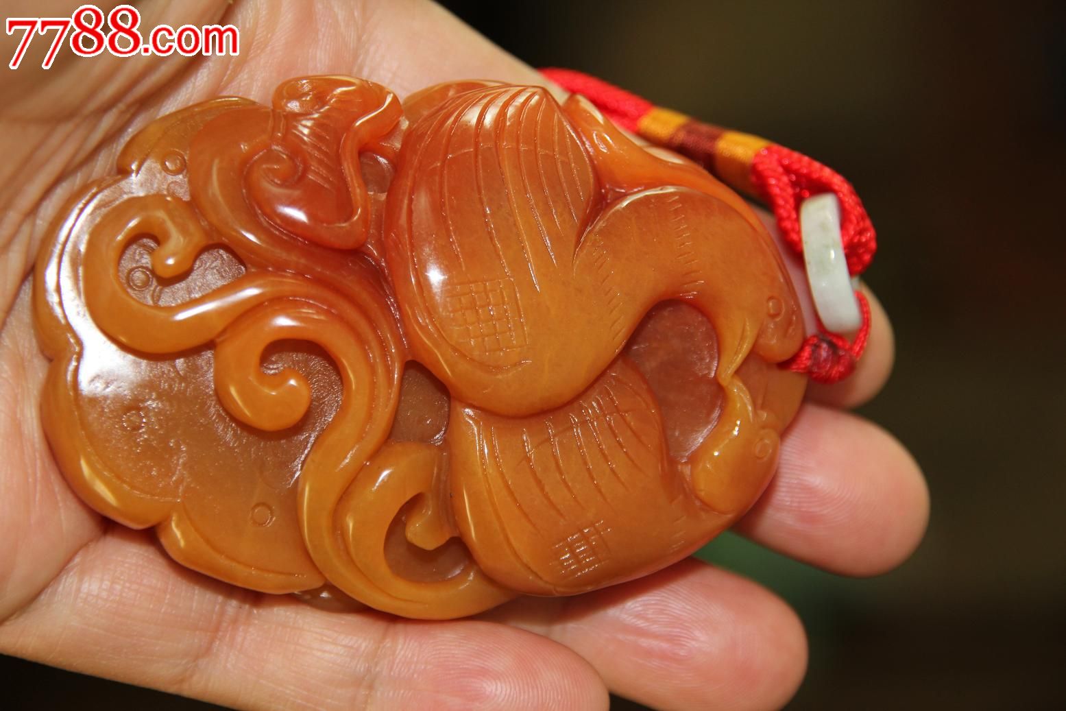 鸳鸯戏水把件(戈壁玉)