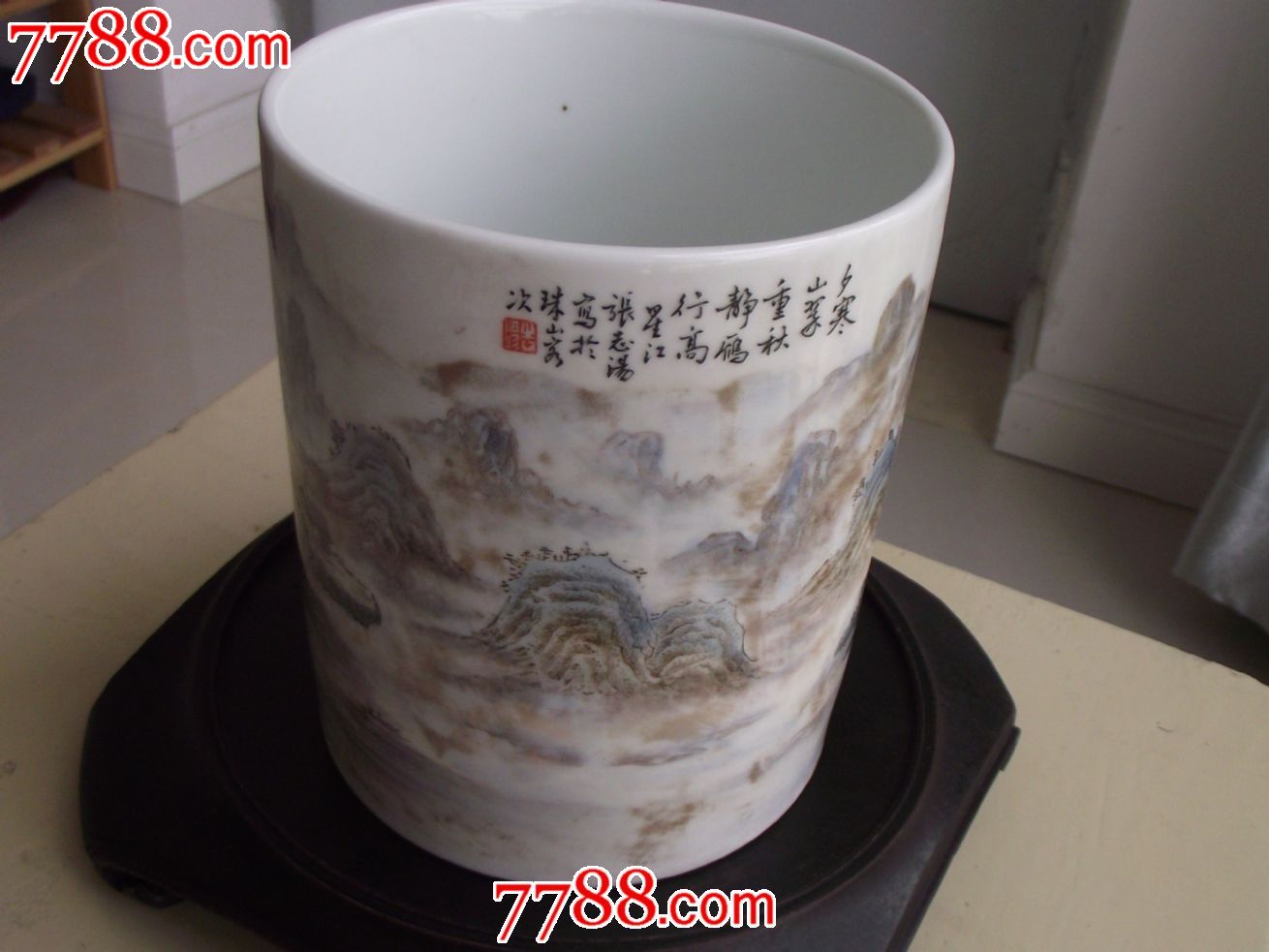 民国名画家"珠山八友"张志汤手绘全景人物山水笔筒