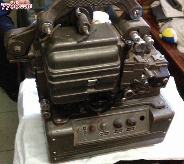 fl16长江电影放映机俗称老五四