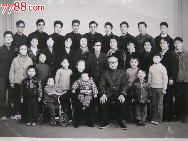 老照片【80年代,31人大家庭全家福合影】大尺寸