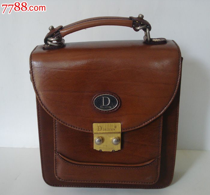 年代不详,,牛皮,,饰品,,,,, 简介:古董老式女包,硬牛皮,意大利品牌