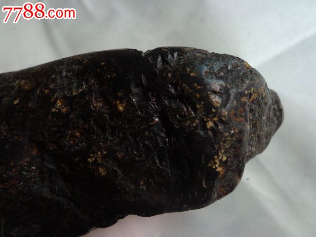 辽宁抚顺生长琥珀的原石315克