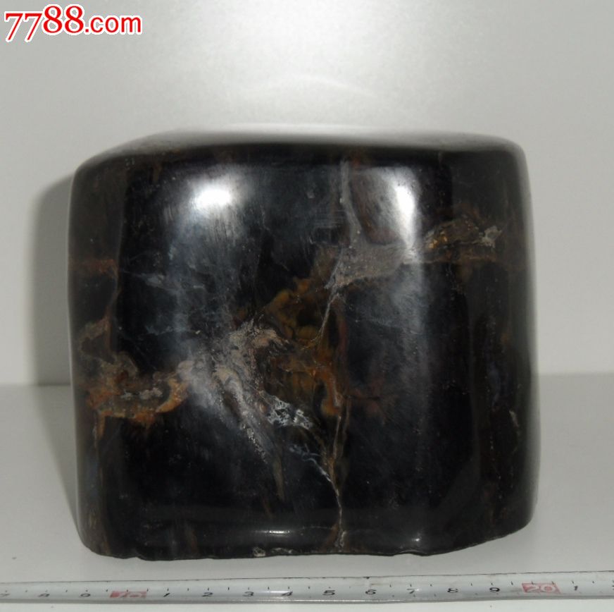 黑色硅化木—黑色木化石—黑色玛瑙奇石—玛瑙硅化木—玛瑙木化石