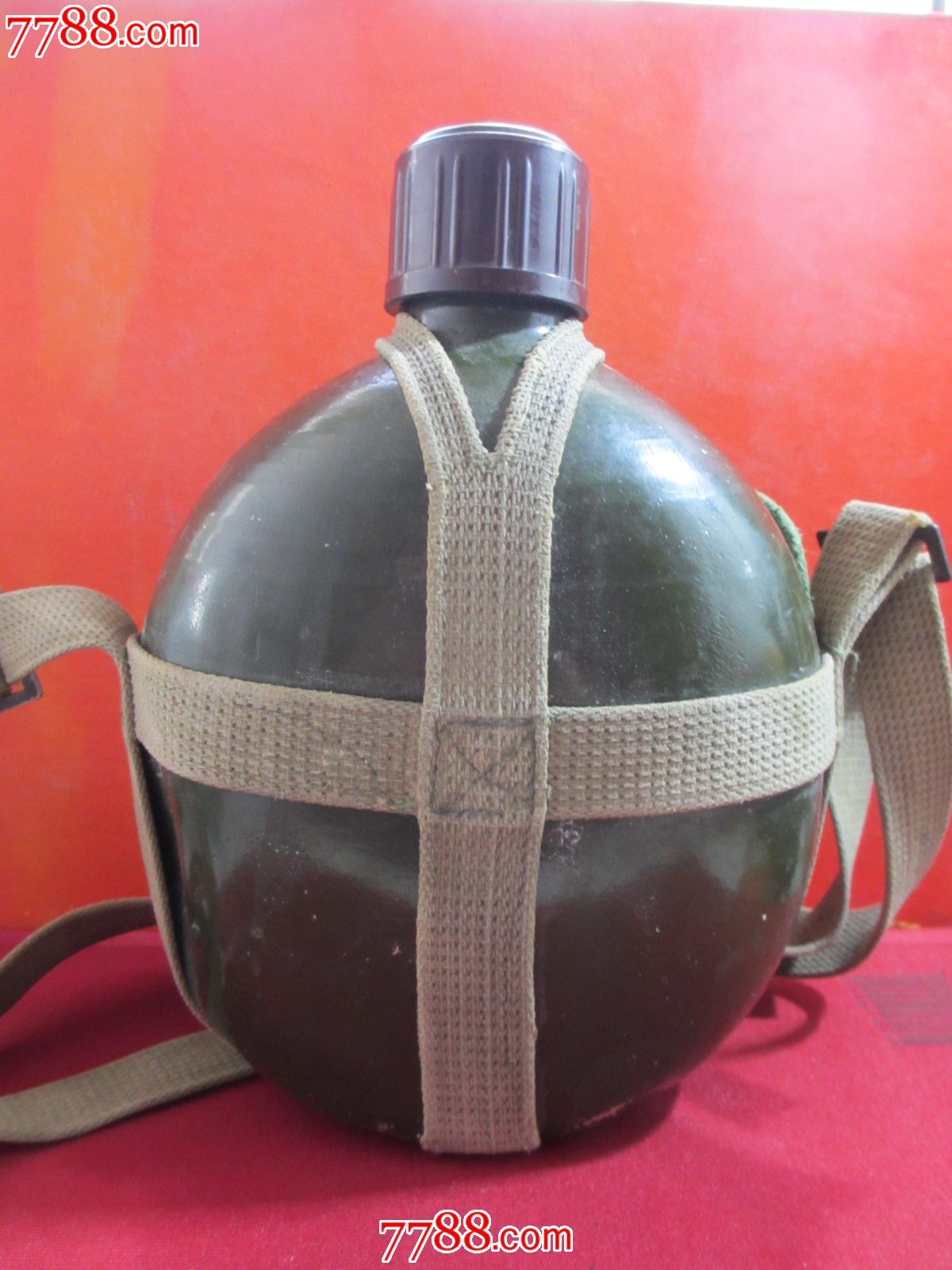 很老的65式*用水壶