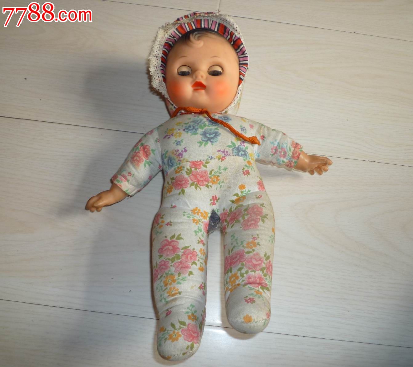 怀旧经典布娃娃