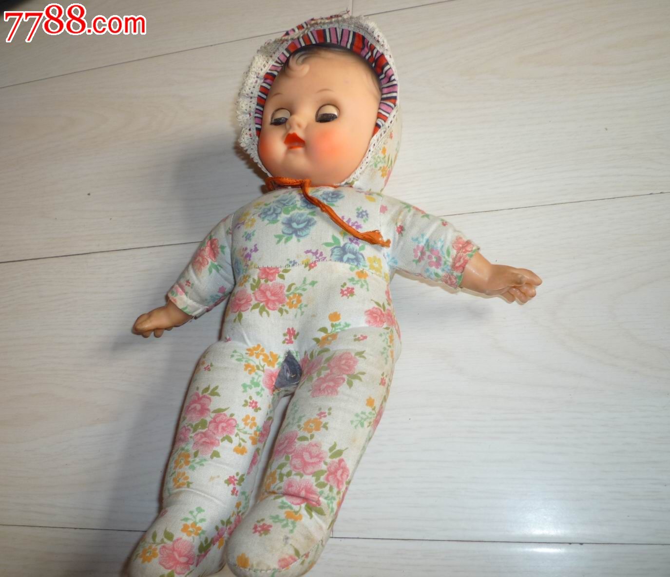 怀旧经典布娃娃