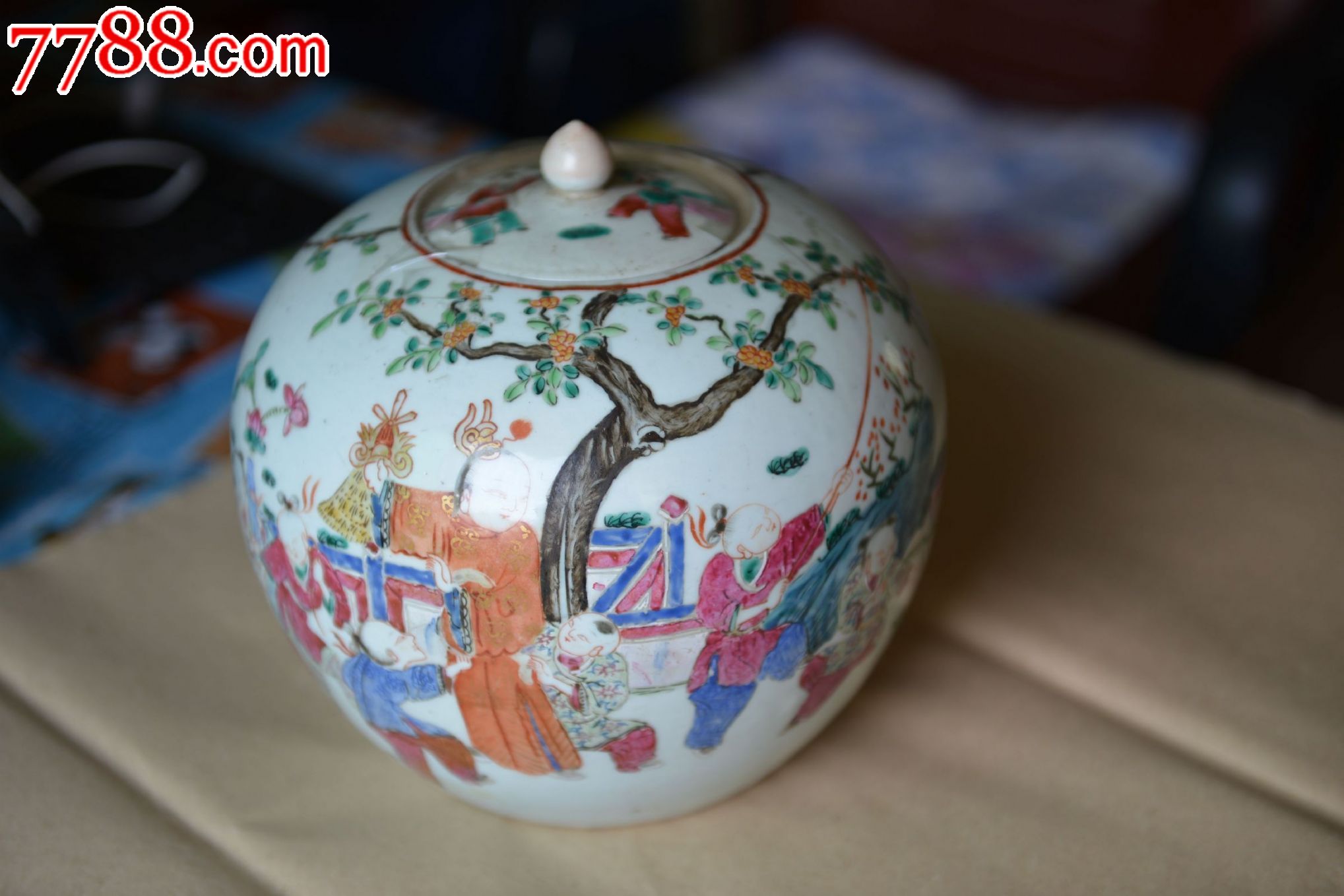 同治粉彩人物罐