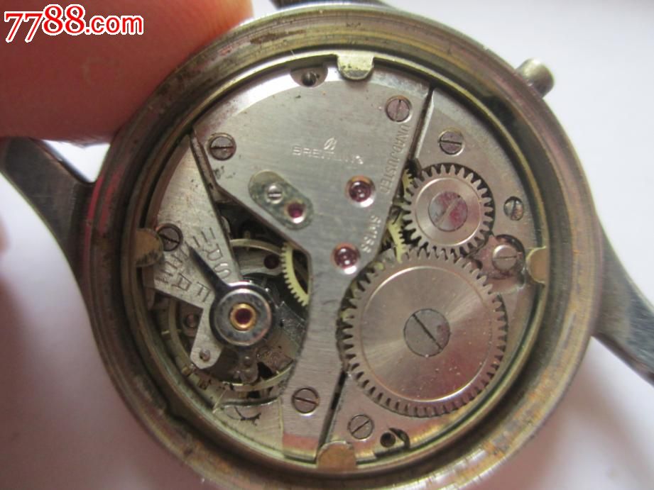 百年灵机芯和壳子