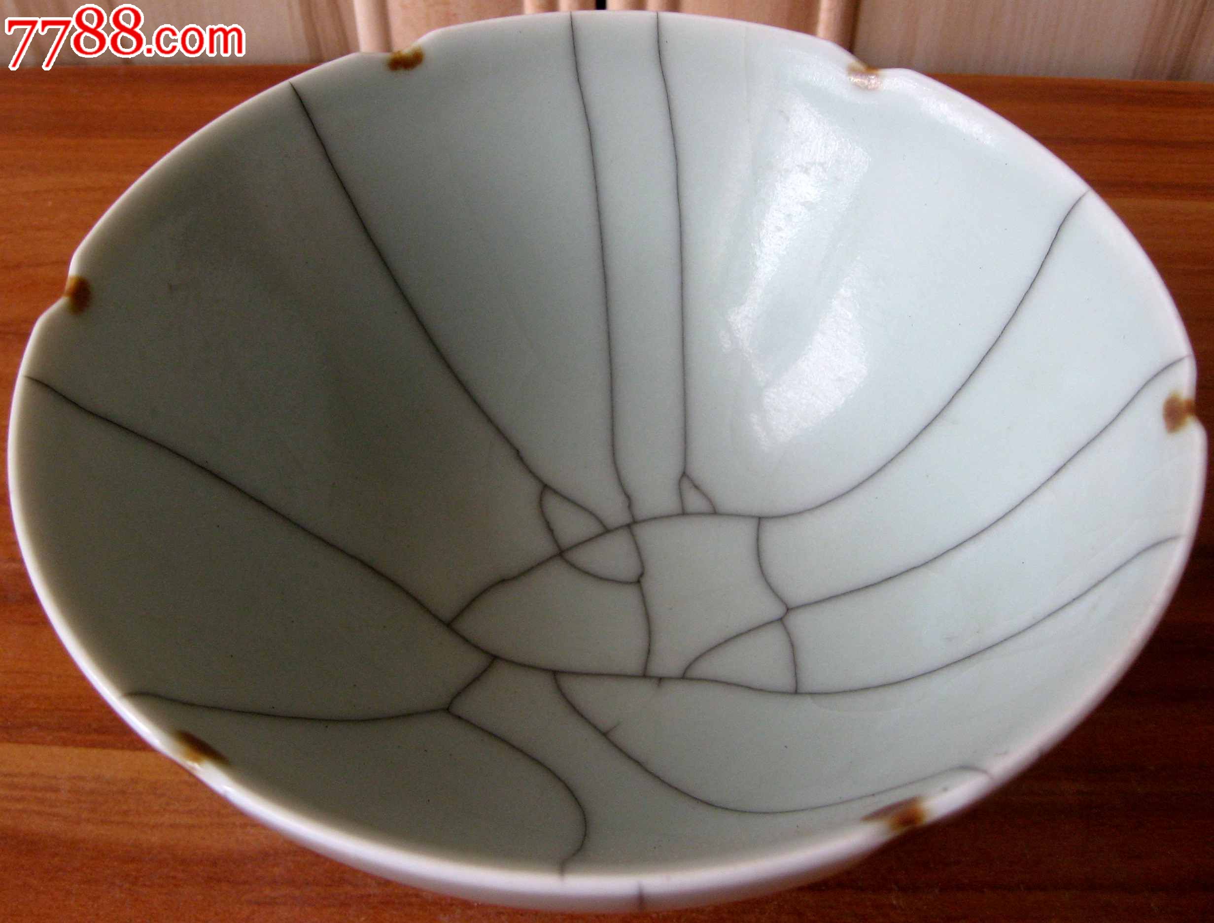 金丝铁线官窑碗
