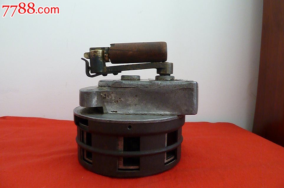 小鬼子*用手摇报警器【博物馆级别藏品】