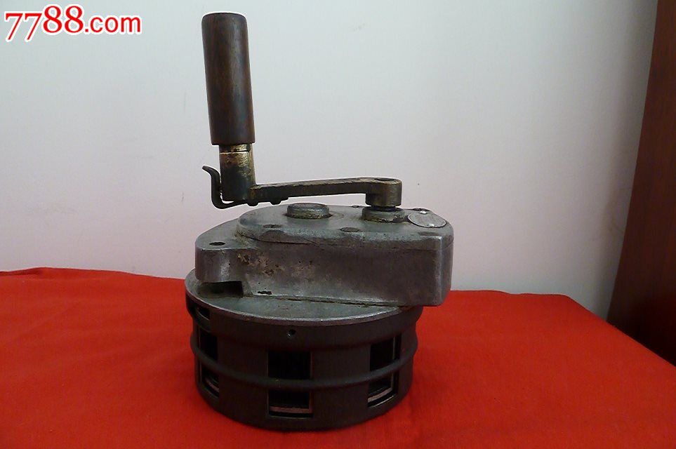 小鬼子*用手摇报警器【博物馆级别藏品】