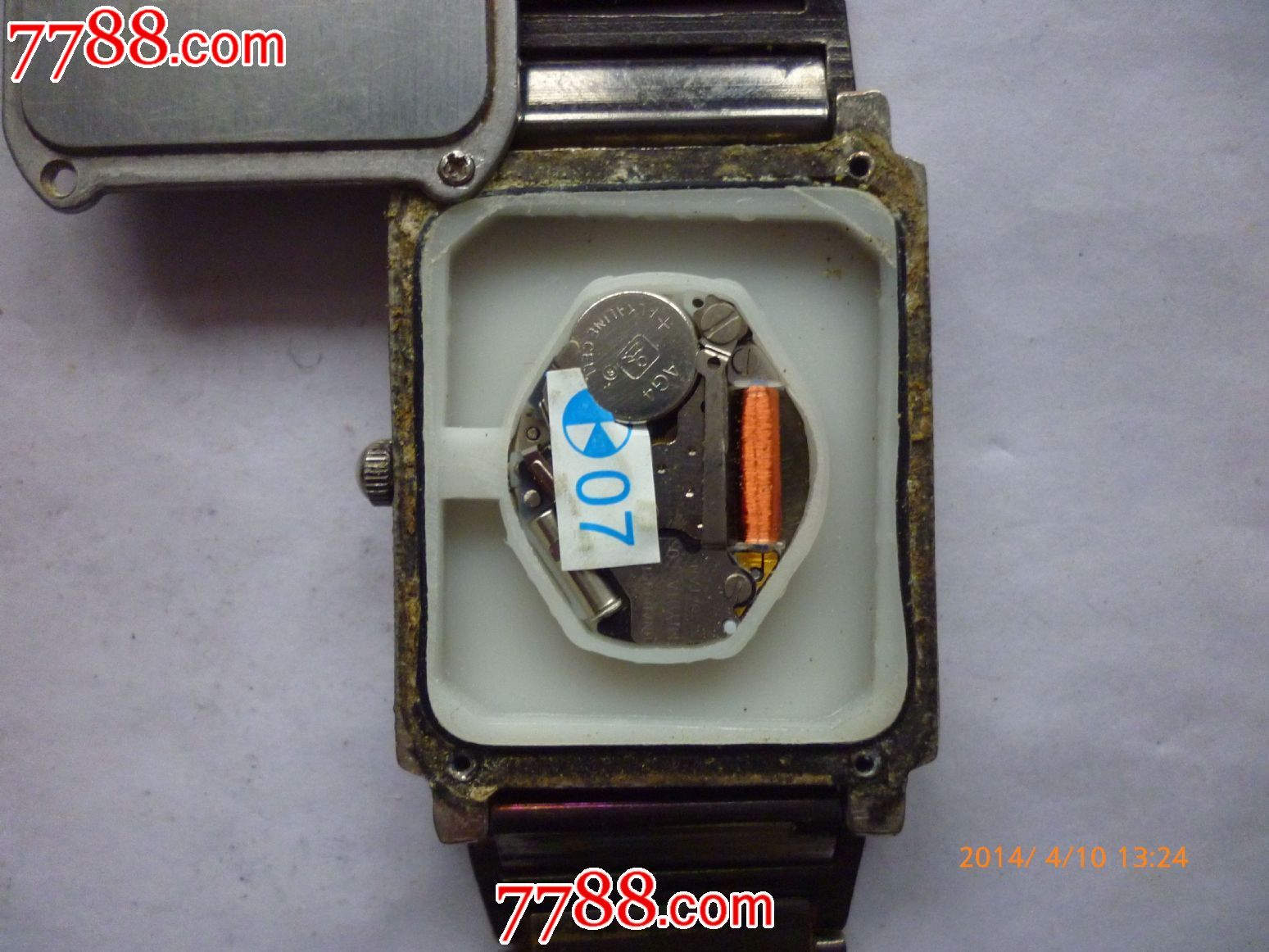 外国方形【woke】男士电子石英古董老表一块!【原装钨钢的折叠表带】