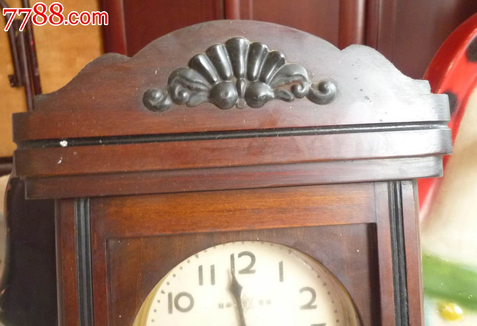 怀旧经典收藏民国山东烟台钟表厂注册商标宝字花边木头挂钟